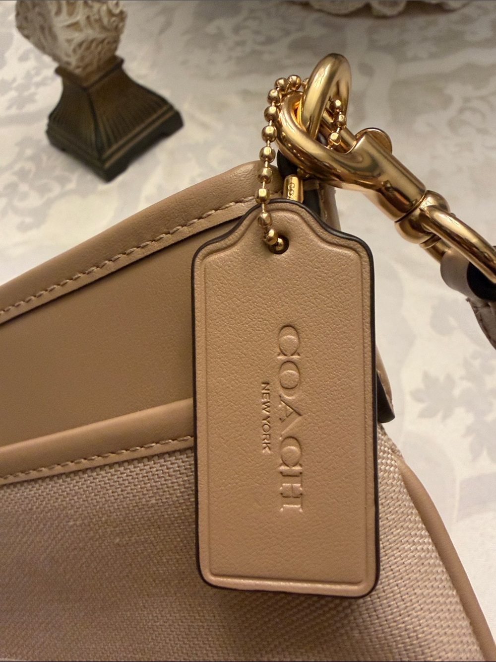 Coach NWT Canvas Crossbody Bag in Beige with Logo Coach Badge Kitt - Picture 10 of 13